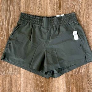 Old Navy 4” High Rise shorts